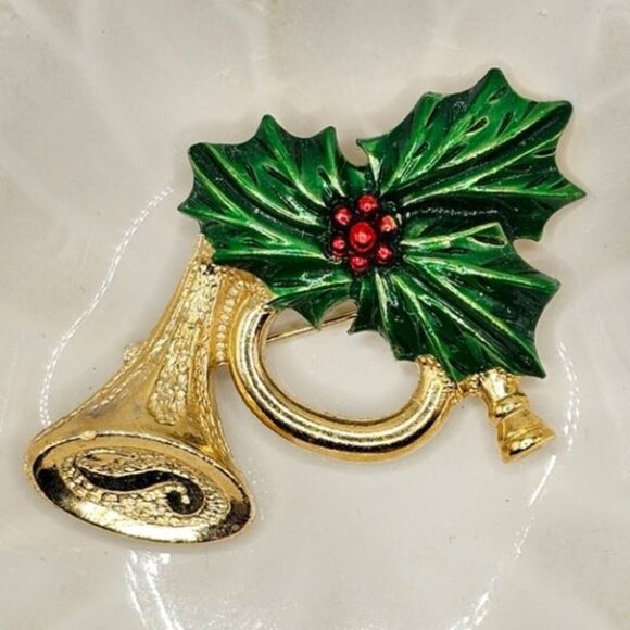 Holiday Trumpet & Mistletoe Brooch Pin - Picture 1 of 2
